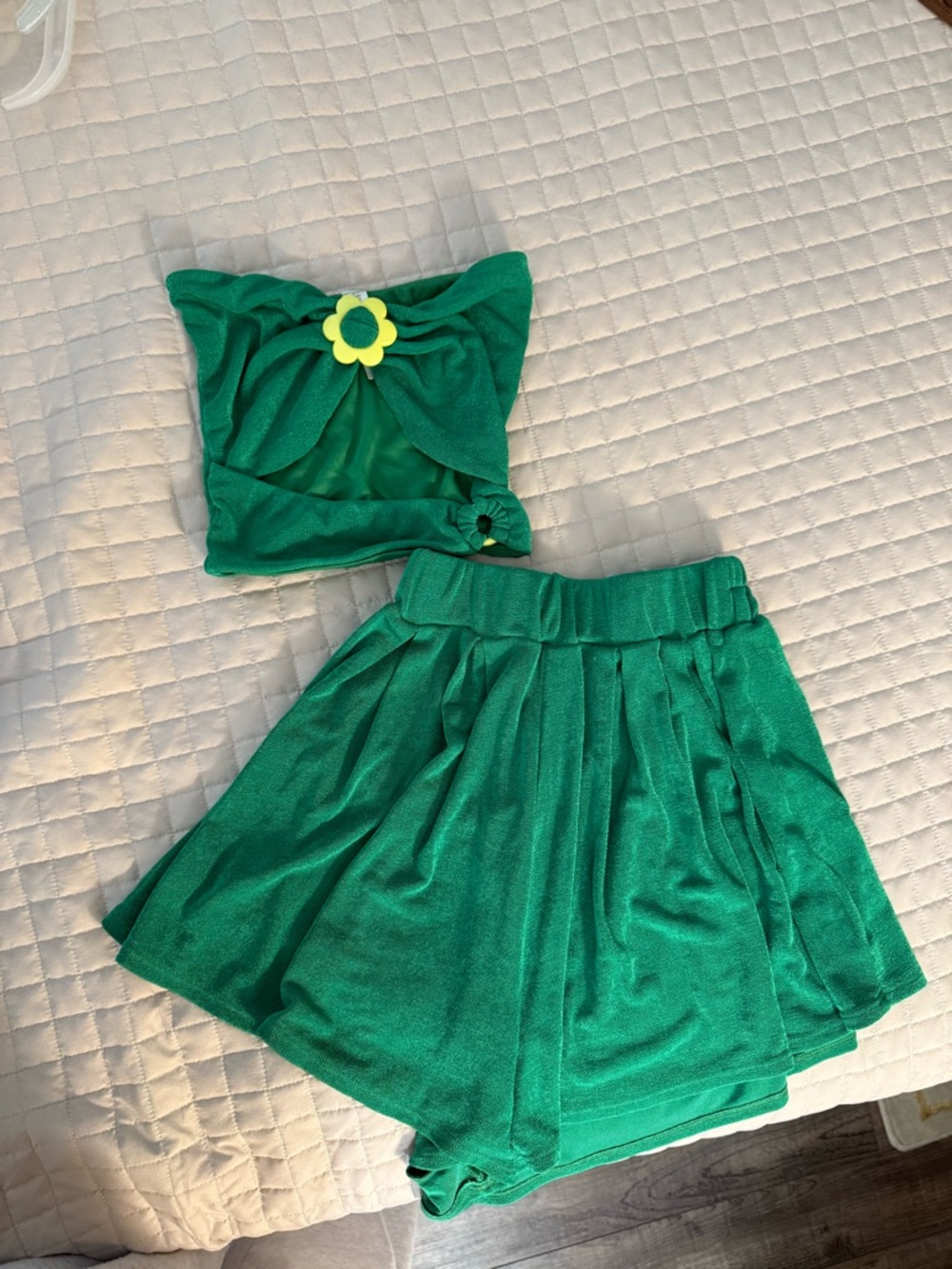 Lucy in the Sky Green Two-Piece Set with Yellow Flower Accent